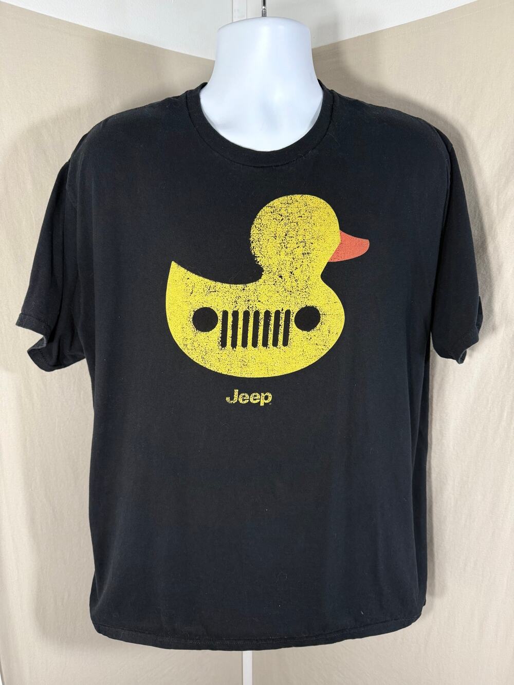 Jeep Black Distressed Duck 7-Slot Grille Graphic Tee Fits XL